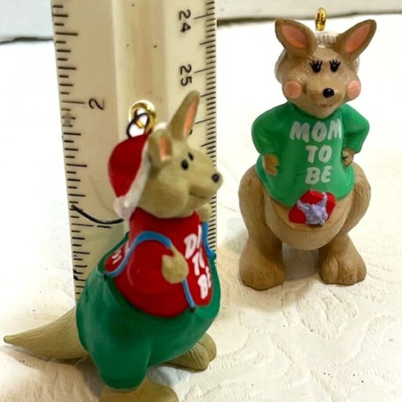 VTG Set of Christmas 1991"Mom & Dad To Be" Kangaroo Hanging Tree Ornaments 2.25" - Picture 7 of 8